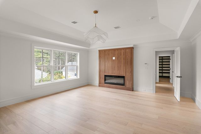 71 Walpole St, Dover, MA 02030