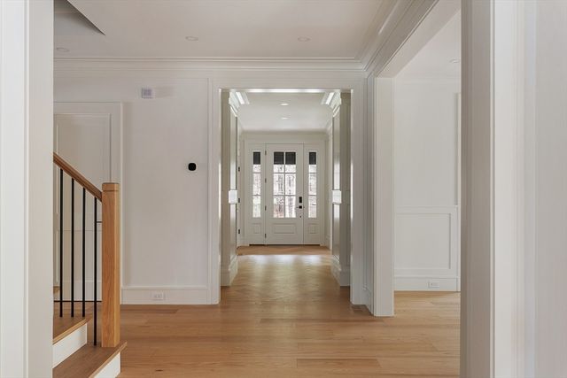 71 Walpole St, Dover, MA 02030