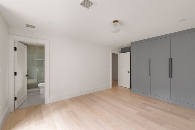 71 Walpole St, Dover, MA 02030