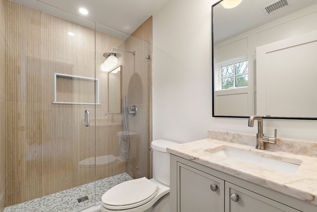 71 Walpole St, Dover, MA 02030