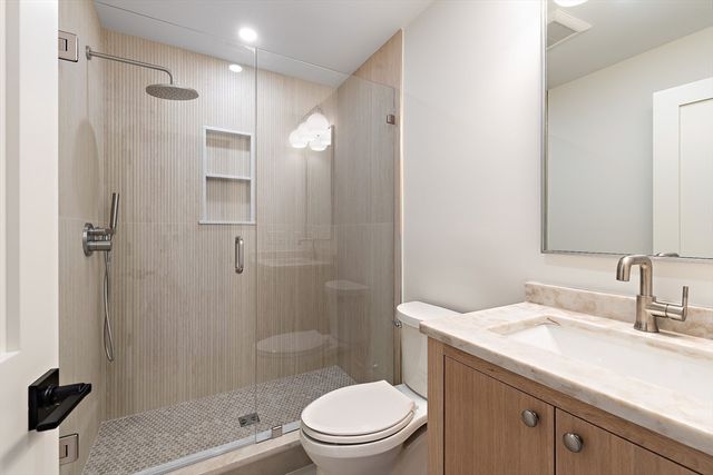 71 Walpole St, Dover, MA 02030