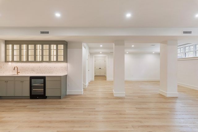 71 Walpole St, Dover, MA 02030