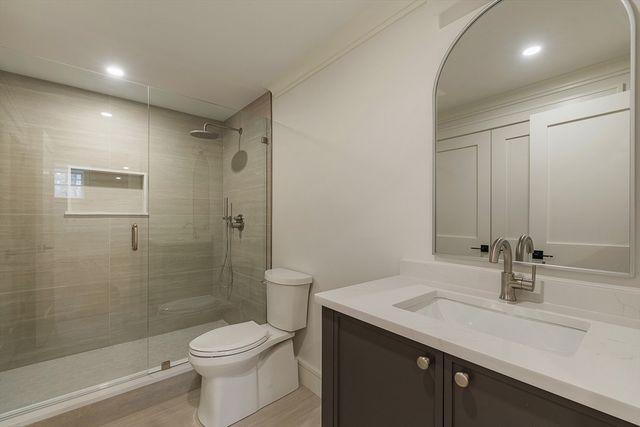 71 Walpole St, Dover, MA 02030