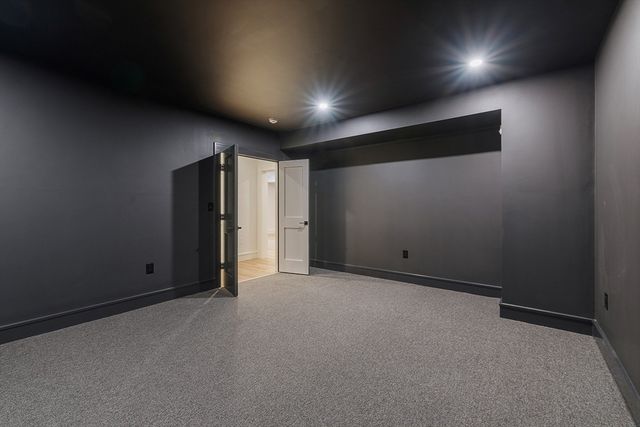 71 Walpole St, Dover, MA 02030