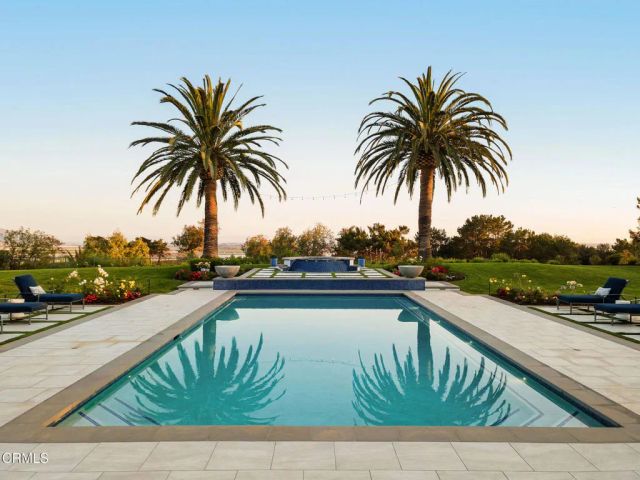 1069 Corte Barroso, Camarillo, CA 93010