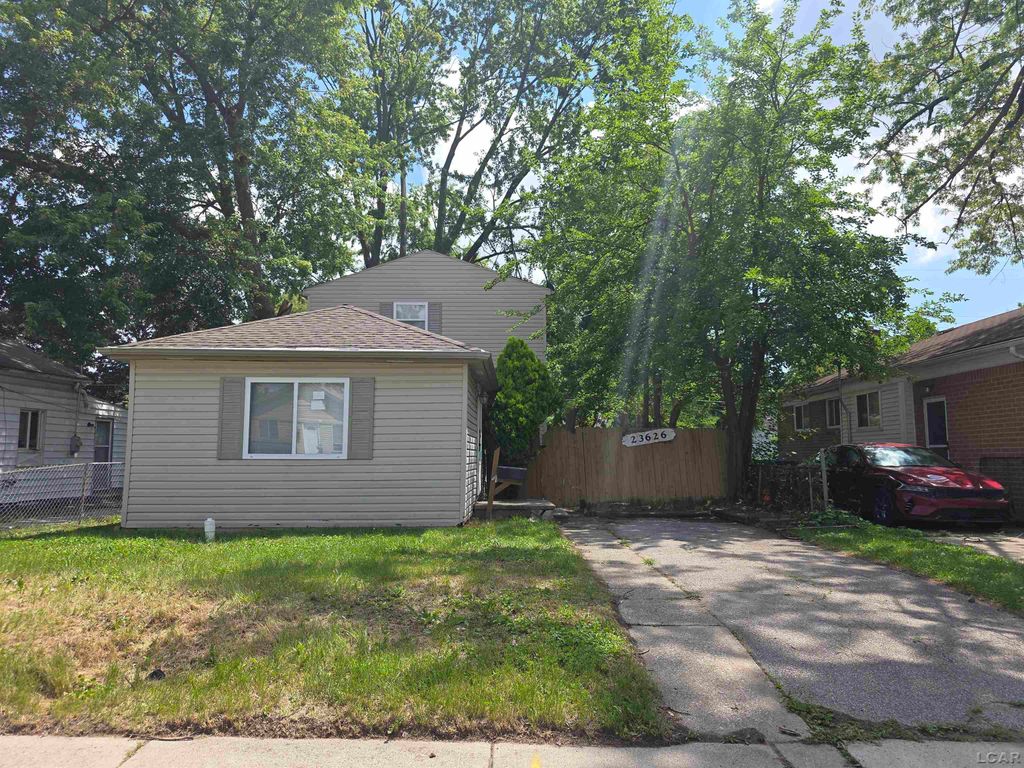 23626 Stewart Avenue, Warren, MI 48089
