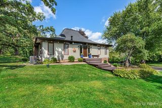 6111 Ridgeview Drive, Huntley, IL 60142