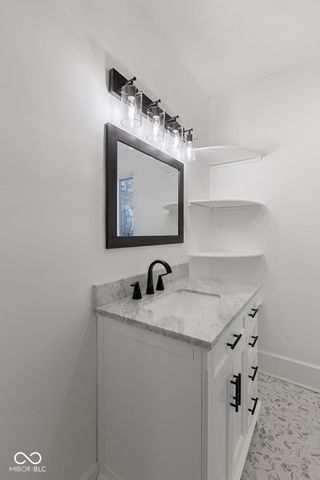 7673 N Center Street, Mccordsville, IN 46055