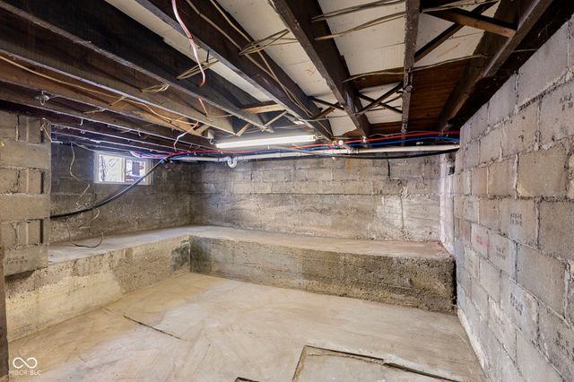 7673 N Center Street, Mccordsville, IN 46055