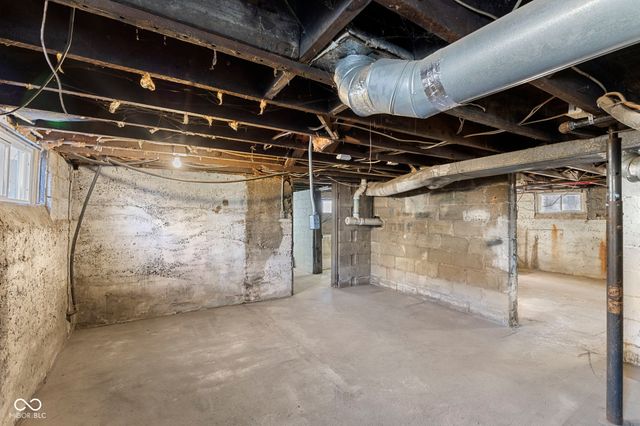 7673 N Center Street, Mccordsville, IN 46055