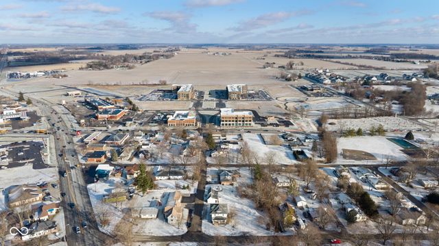 7673 N Center Street, Mccordsville, IN 46055