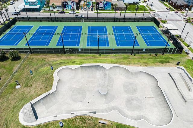 2127 28th Street, Galveston, TX 77550