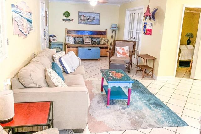 2127 28th Street, Galveston, TX 77550