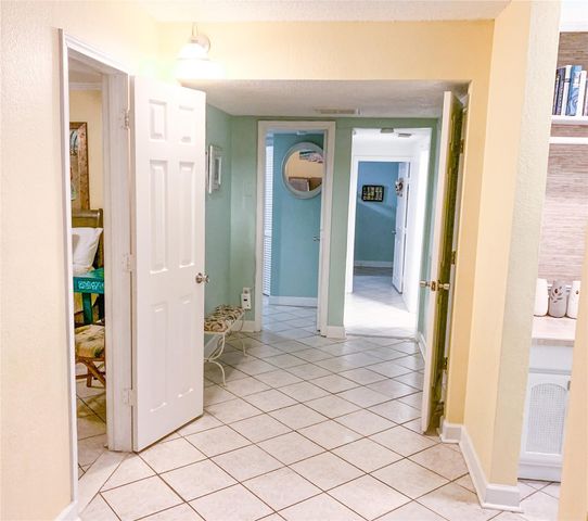 2127 28th Street, Galveston, TX 77550