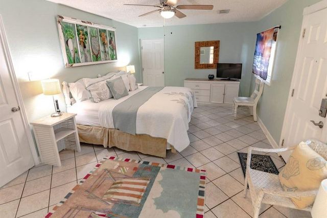 2127 28th Street, Galveston, TX 77550