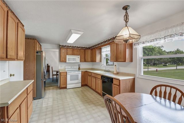 1656 Belfair Drive, Twinsburg, OH 44087