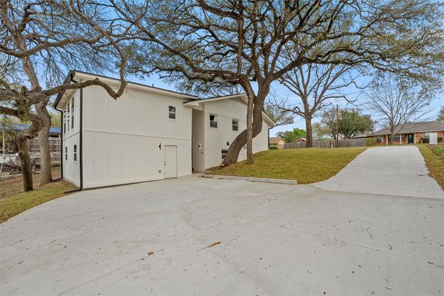 14014 Harbor Drive, Woodway, TX 76712