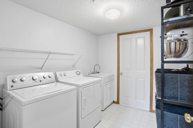 13848 52nd Avenue N, Plymouth, MN 55446