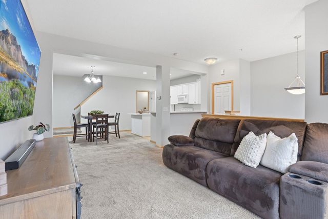 13848 52nd Avenue N, Plymouth, MN 55446