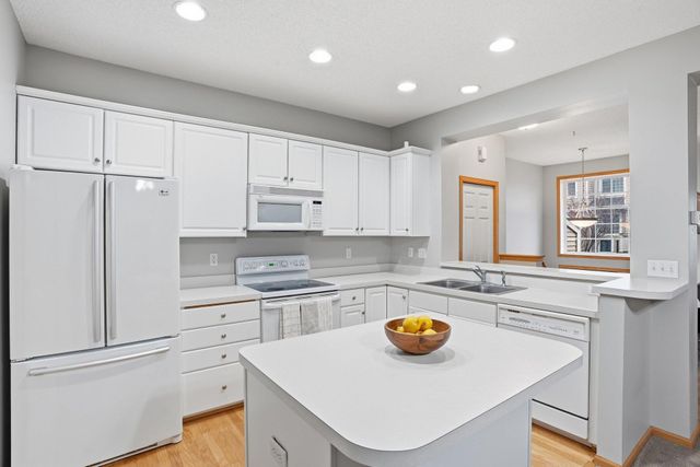 13848 52nd Avenue N, Plymouth, MN 55446