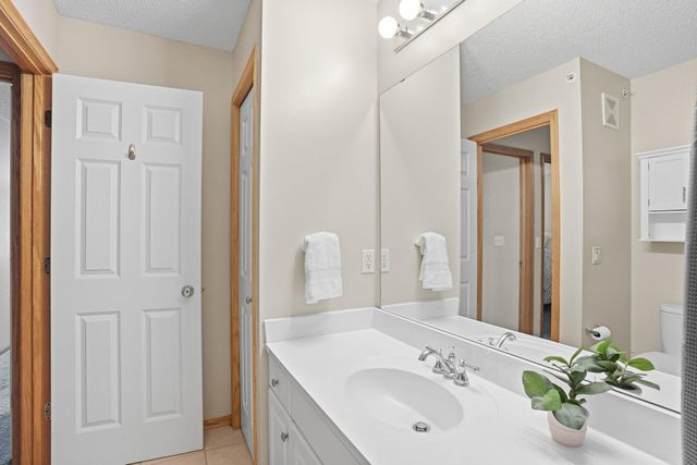 13848 52nd Avenue N, Plymouth, MN 55446