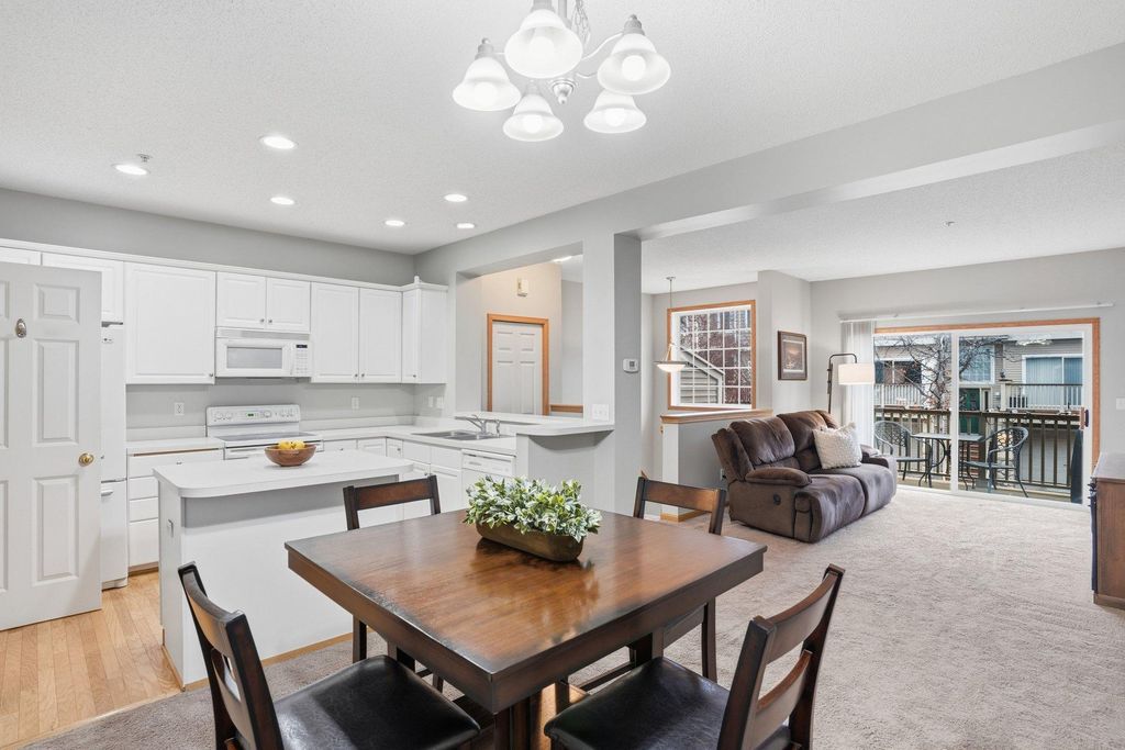 13848 52nd Avenue N, Plymouth, MN 55446