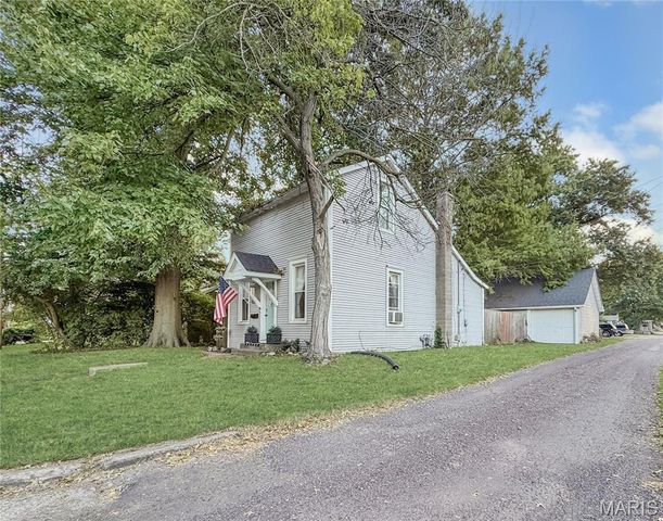 1015 E A Street, Belleville, IL 62220