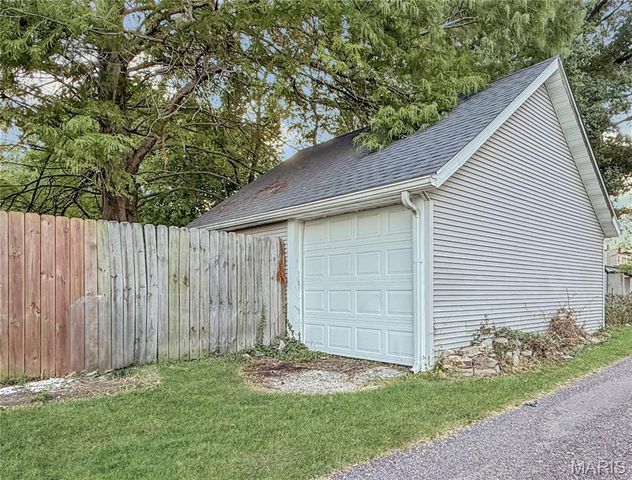 1015 E A Street, Belleville, IL 62220