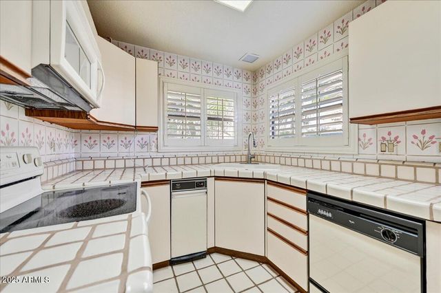 10019 E MOUNTAIN VIEW Road 1118, Scottsdale, AZ 85258