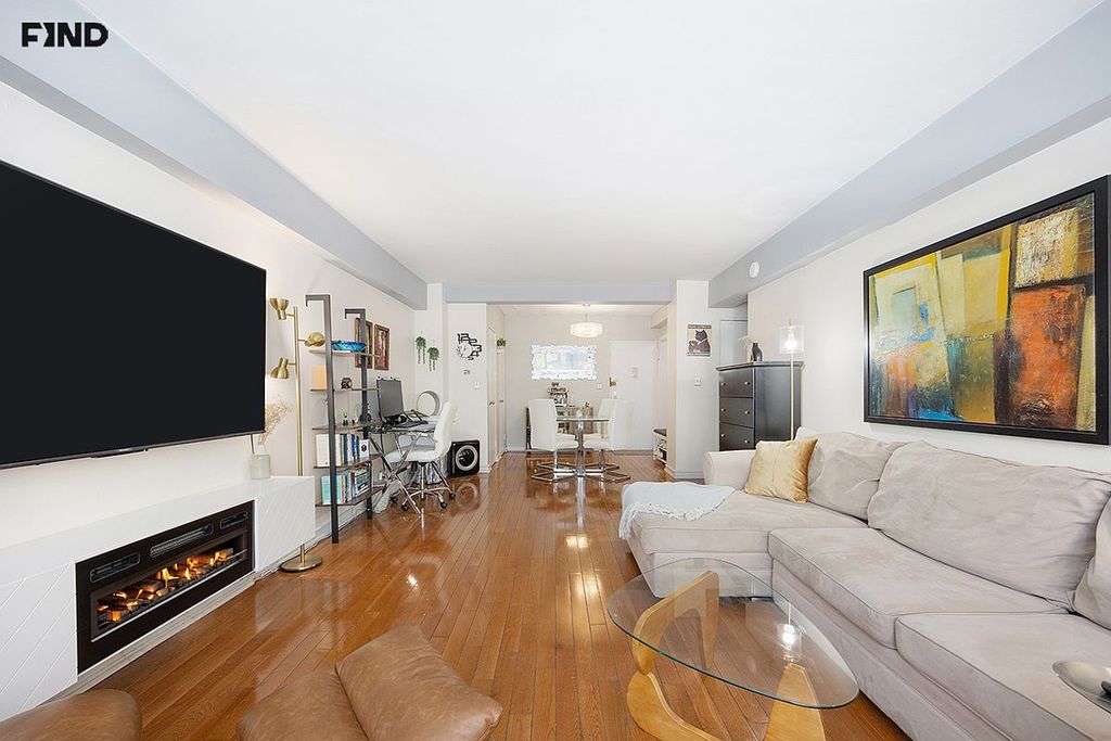 200 E 36th St Apt 2C, New York City, NY 10016