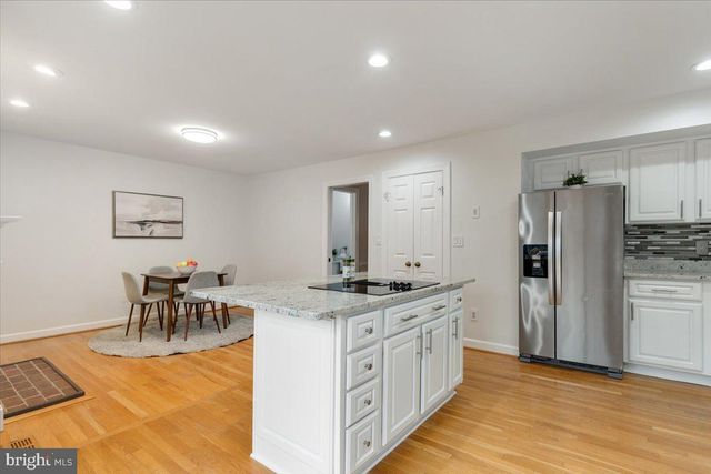 4416 S PERSHING CT, Arlington, VA 22204