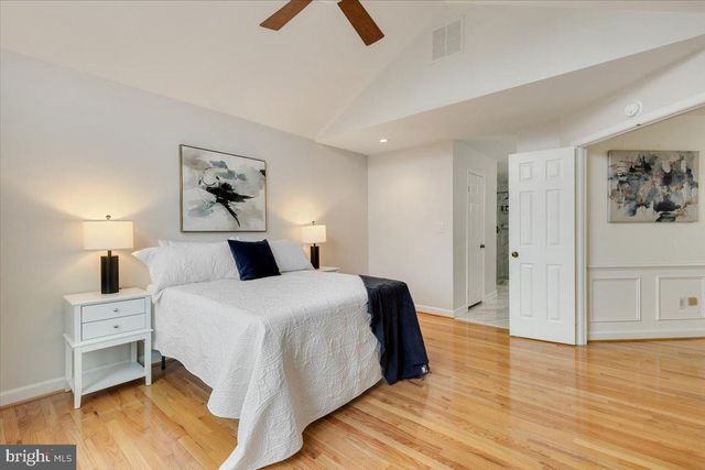 4416 S PERSHING CT, Arlington, VA 22204