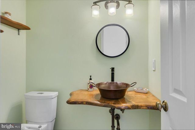 4416 S PERSHING CT, Arlington, VA 22204