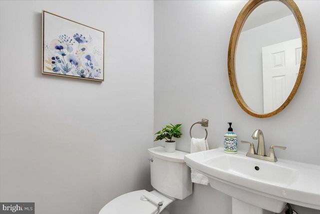 4416 S PERSHING CT, Arlington, VA 22204