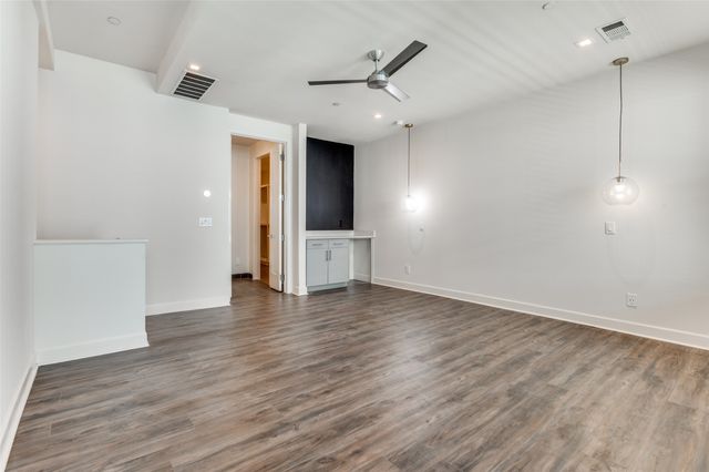 1813 Park Avenue 104, Dallas, TX 75215