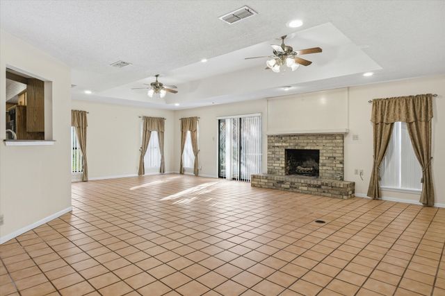 1444 Tanglewood Drive W, Hideaway, TX 75771