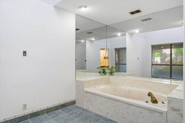 1444 Tanglewood Drive W, Hideaway, TX 75771