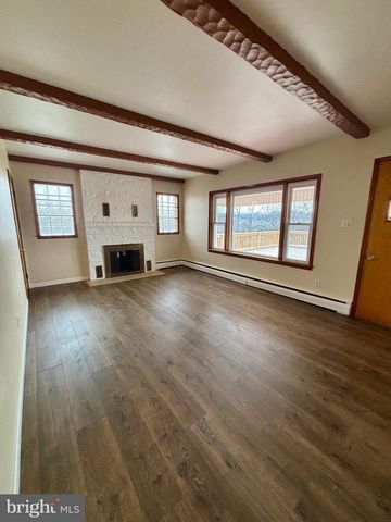 15 DAWN ST, Fort Ashby, WV 26719