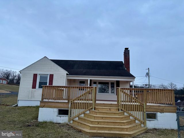 15 DAWN ST, Fort Ashby, WV 26719