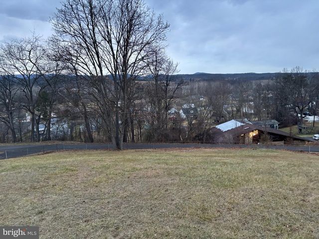15 DAWN ST, Fort Ashby, WV 26719