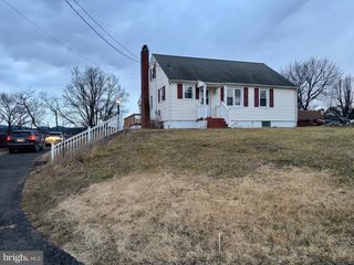 15 DAWN ST, Fort Ashby, WV 26719