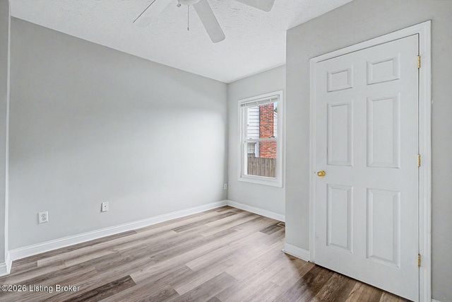 2006 Bradley Ave, Louisville, KY 40217