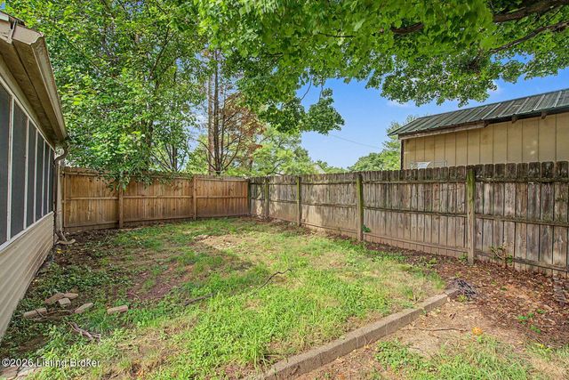 2006 Bradley Ave, Louisville, KY 40217