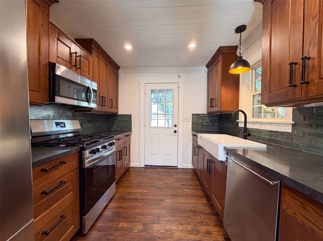 1856 Carl Street, Fort Worth, TX 76103