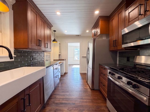 1856 Carl Street, Fort Worth, TX 76103