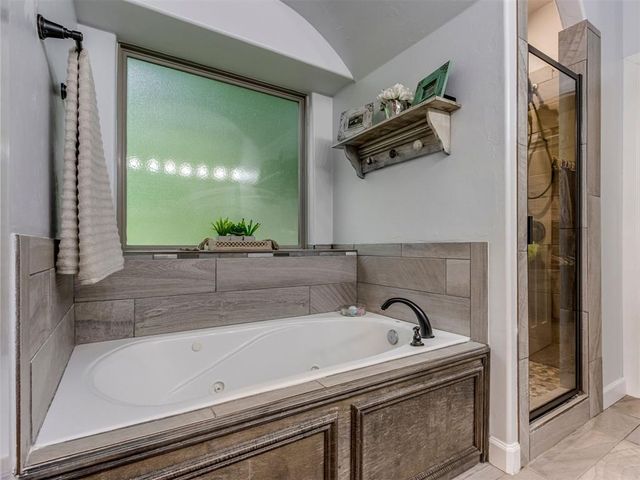 501 Arrowhead Drive, Tuttle, OK 73089