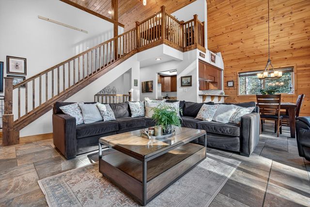 453 Blackbird Ln, Avery, CA 95224