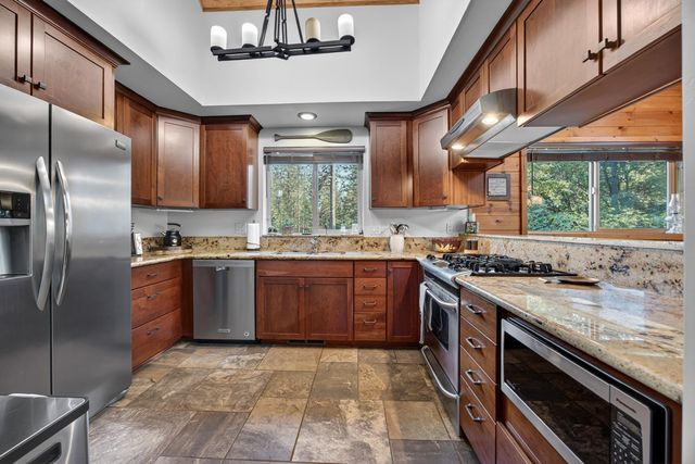 453 Blackbird Ln, Avery, CA 95224