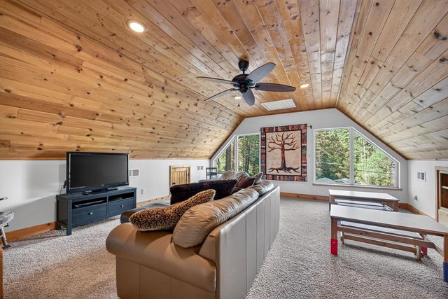 453 Blackbird Ln, Avery, CA 95224