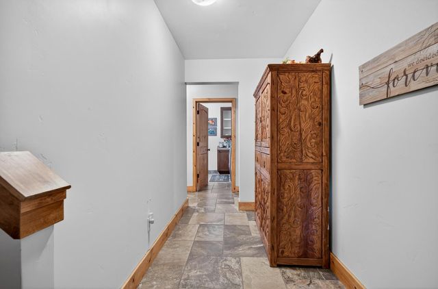 453 Blackbird Ln, Avery, CA 95224